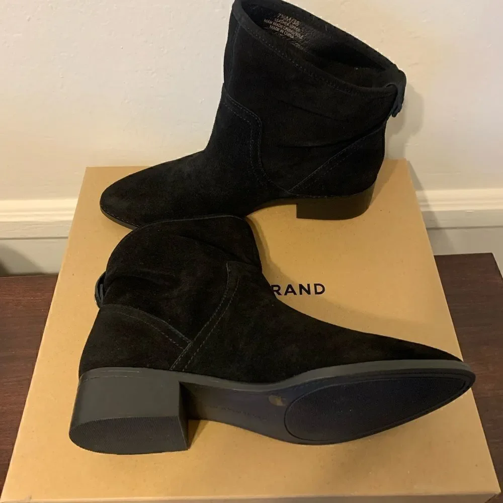 Lucky Brand Women’s Lillian soft suede bootie in black  size 7,5 NIB